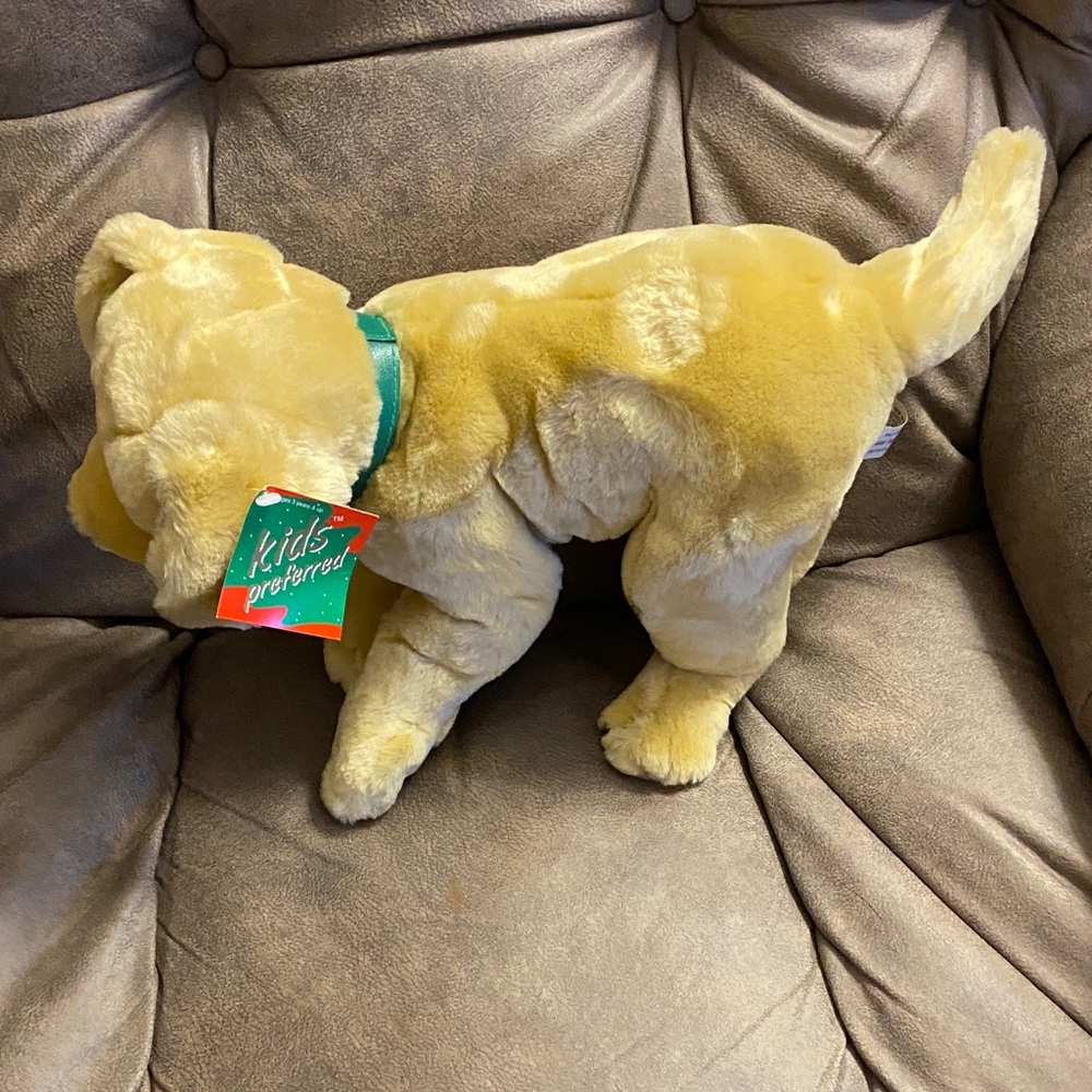 Vintage 1999 Kids Preferred plush tan Labrador stuffed animal.